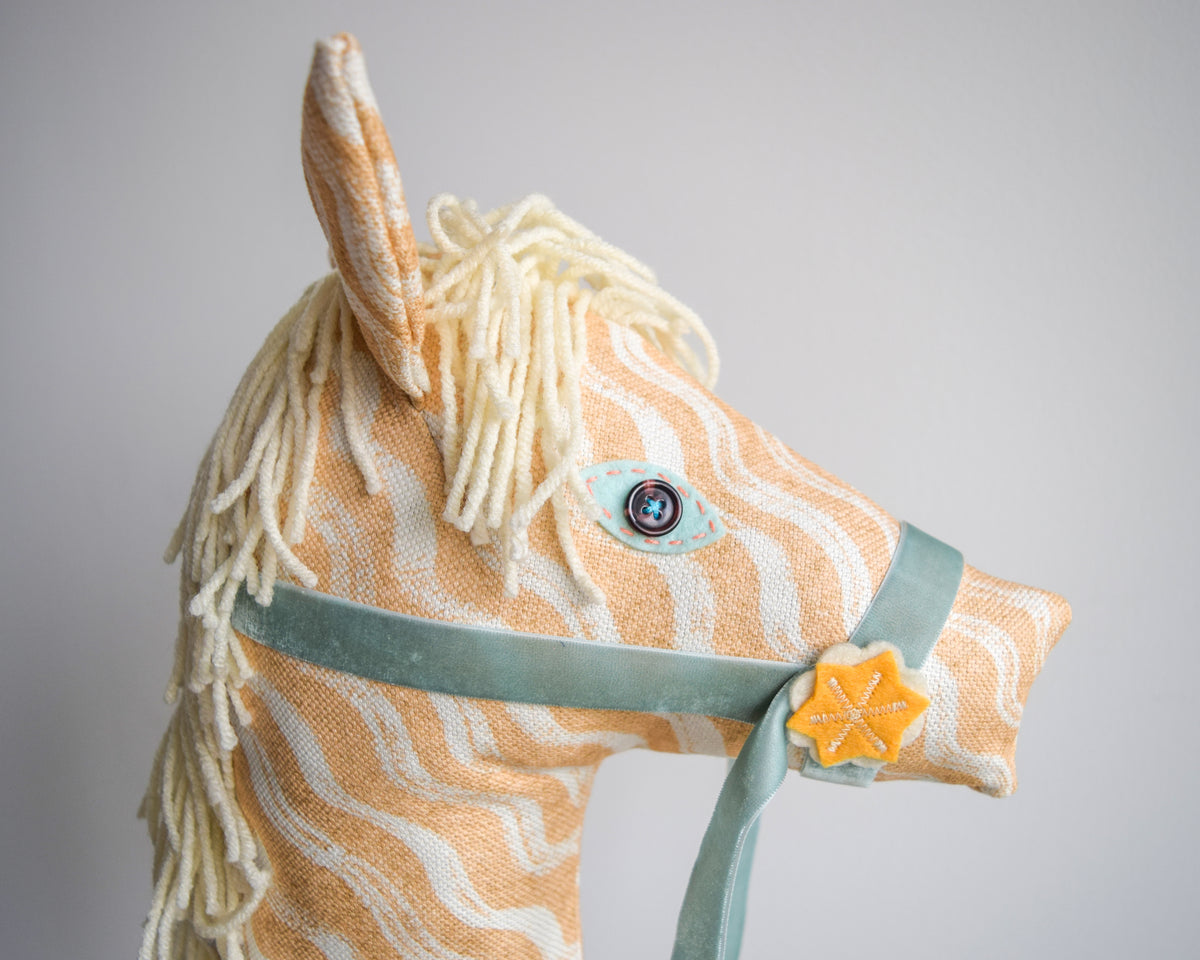 Titania - Hobby Horse