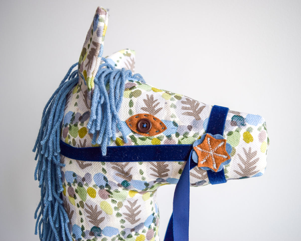 Peaseblossom - Hobby Horse