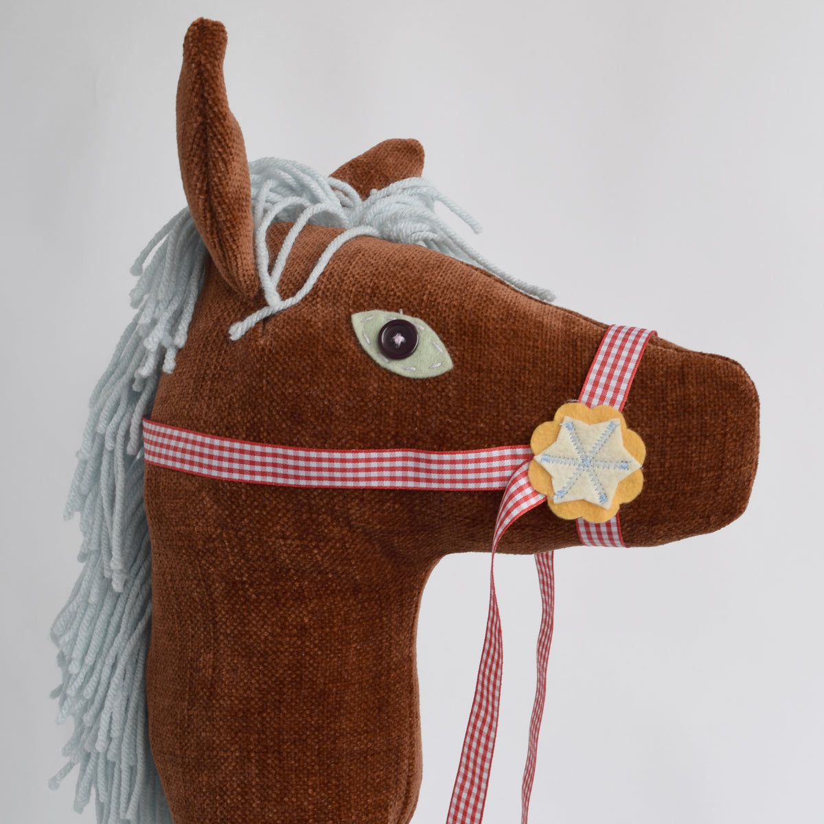 Red Delicious - Hobby Horse