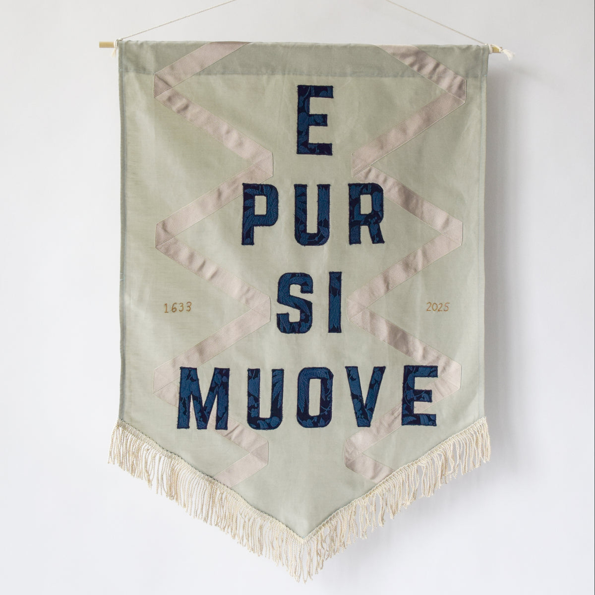 E pur si muove